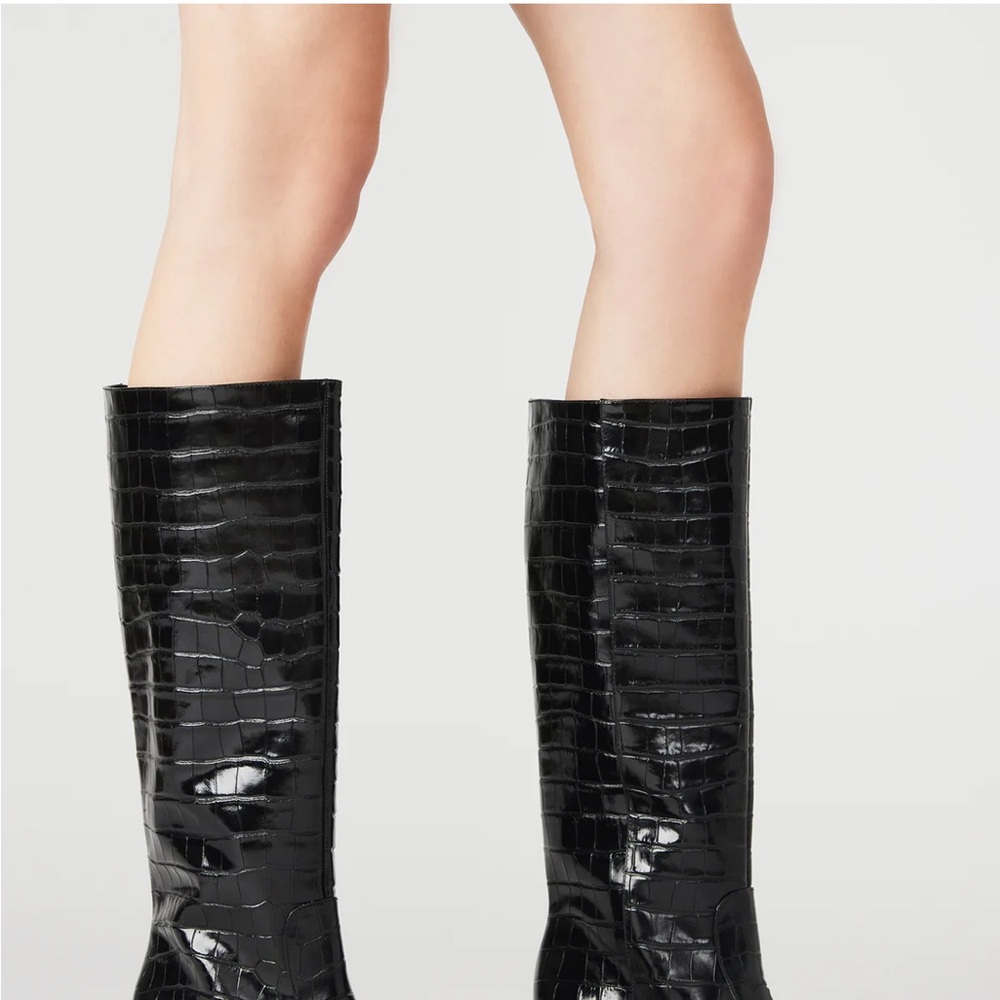 Steve Madden Black Croc-Pattern Heeled Boots size 10